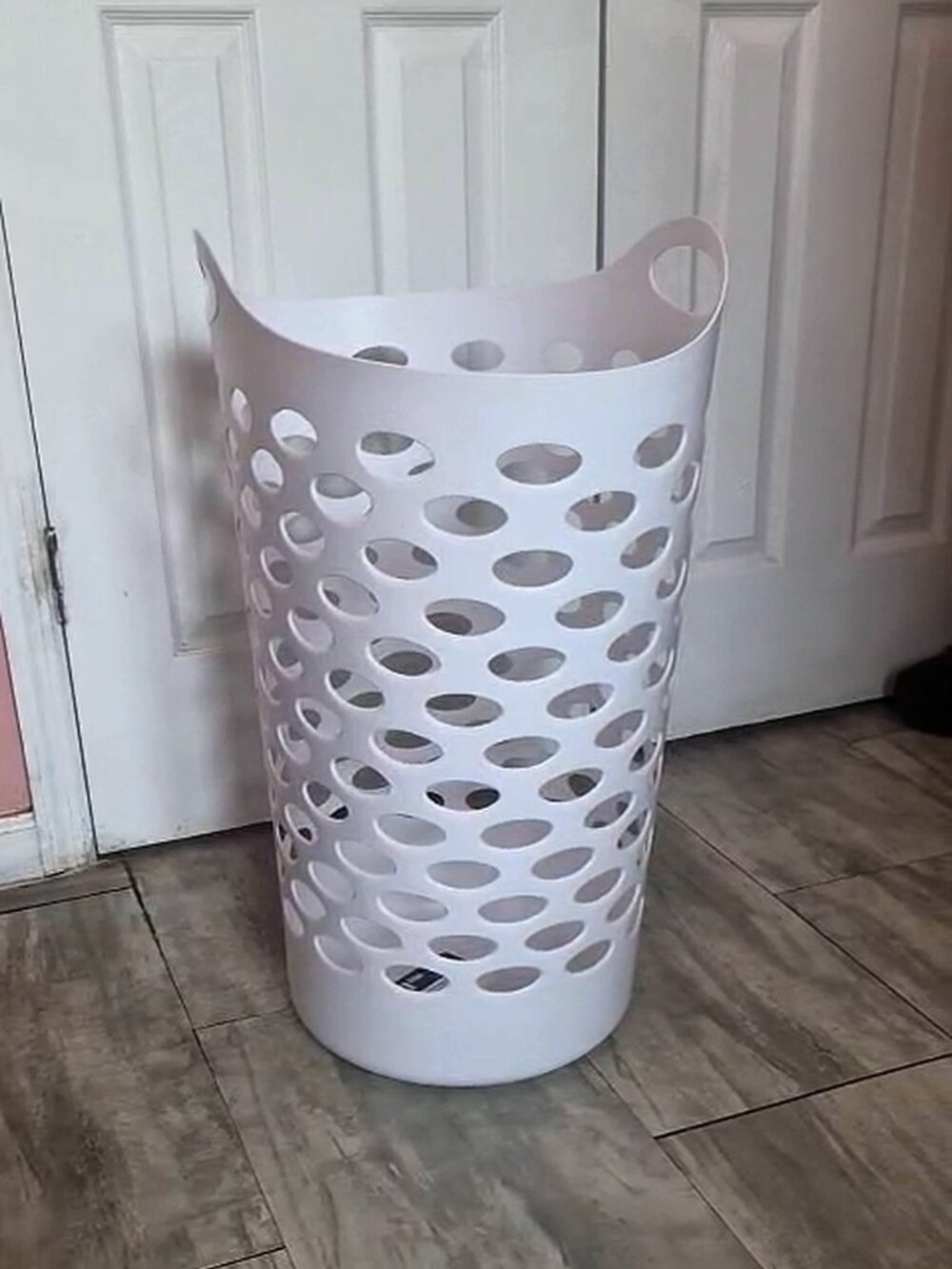 Mainstays Flexible Laundry Hamper - Arctic White
